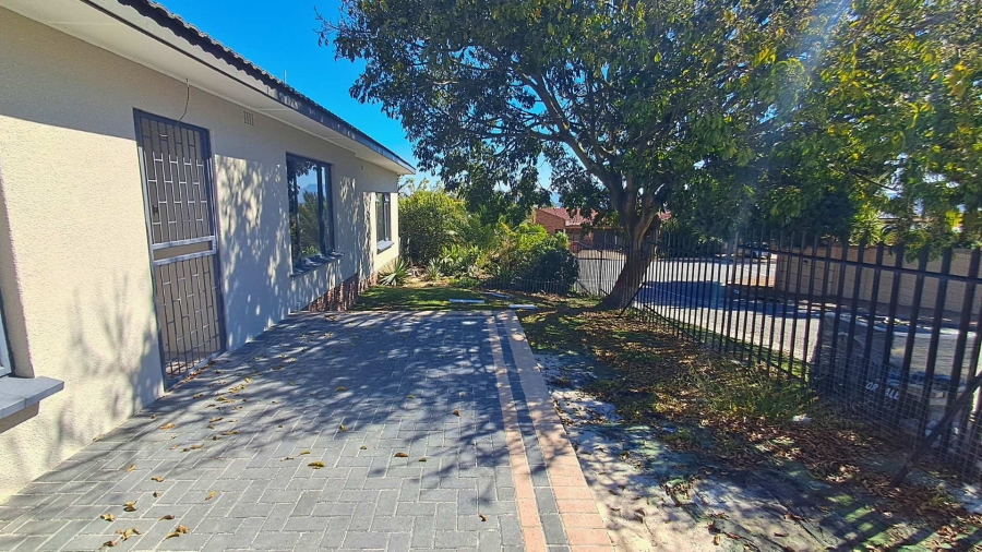 To Let 3 Bedroom Property for Rent in Ruwari Western Cape